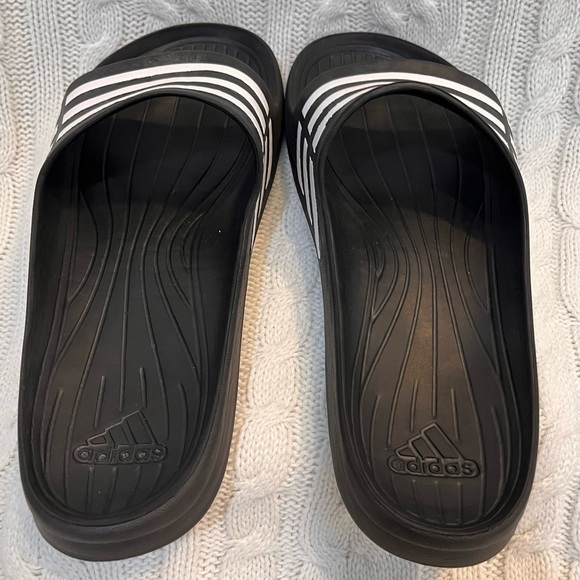Unisex adidas slides - Picture 2 of 8
